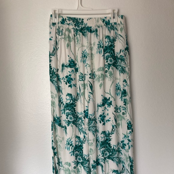 Bohemian Anthropologie ett;twa Wide Leg Green and White Pants - Picture 3 of 9